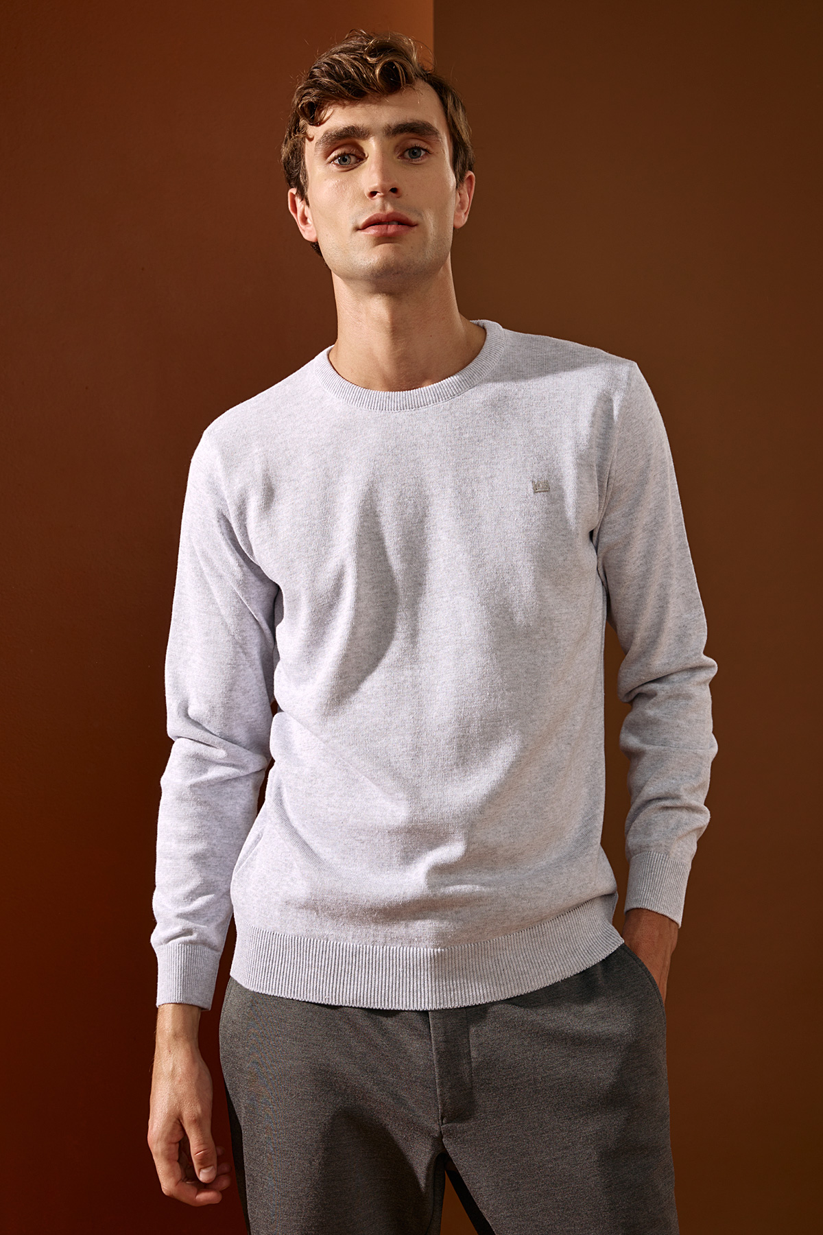 Guy Laroche Πλεκτή Βαμβακερή Μπλούζα Κολλεγίου με Λαιμόκοψη σε Melange Gray Χρώμα - Image 4