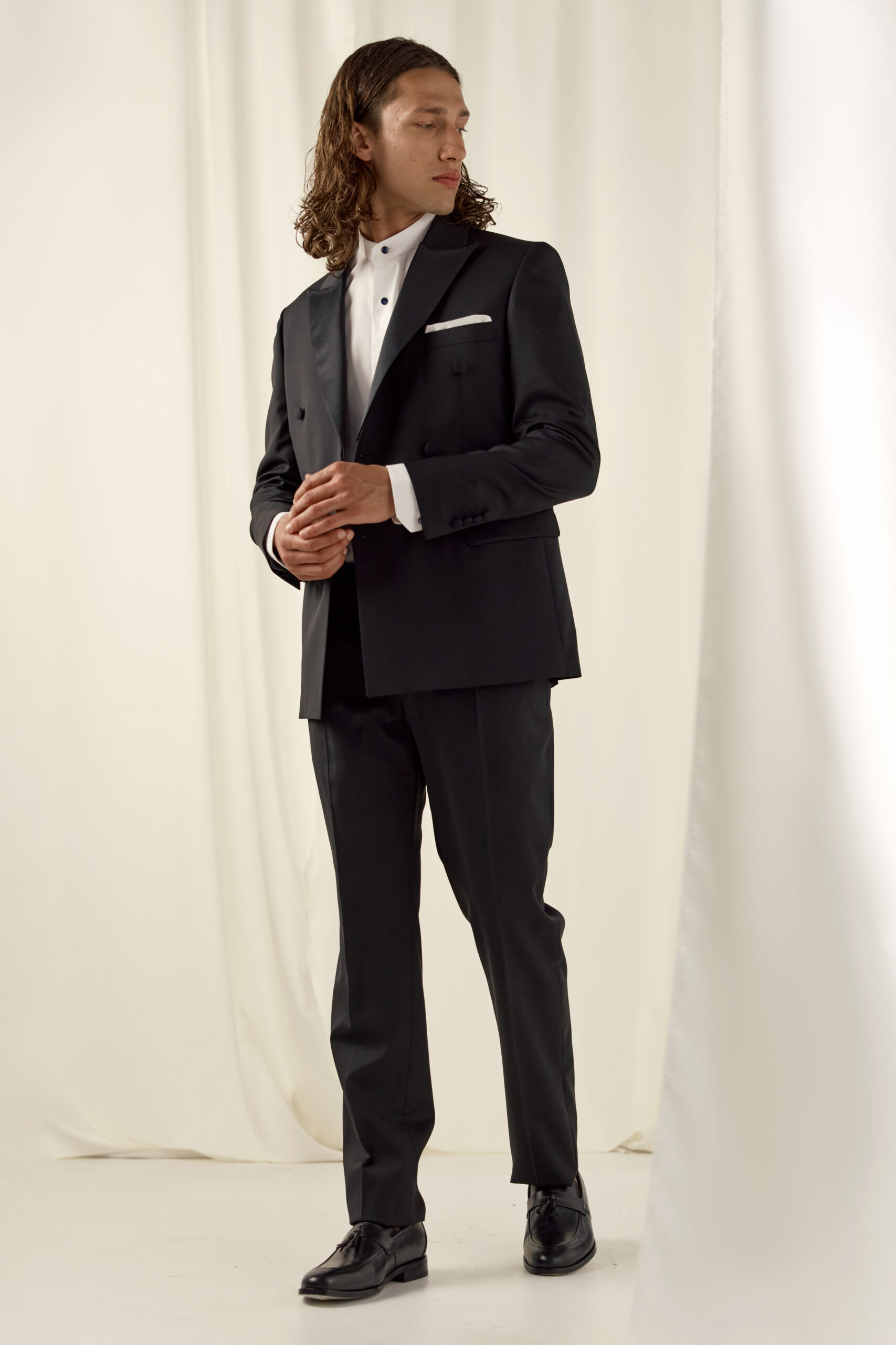 Κοστούμι Σταυρωτό 957-096R σε Μαύρο Χρώμα και Slim Fit Εφαρμογή Bizzaro - Image 3