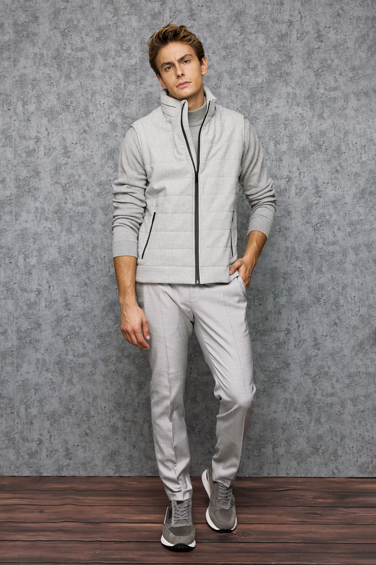 Alternative view of Guy Laroche Αμάνικο Μπουφάν σε Ανοικτό Γκρί Χρώμα, Regular Fit Γραμμή