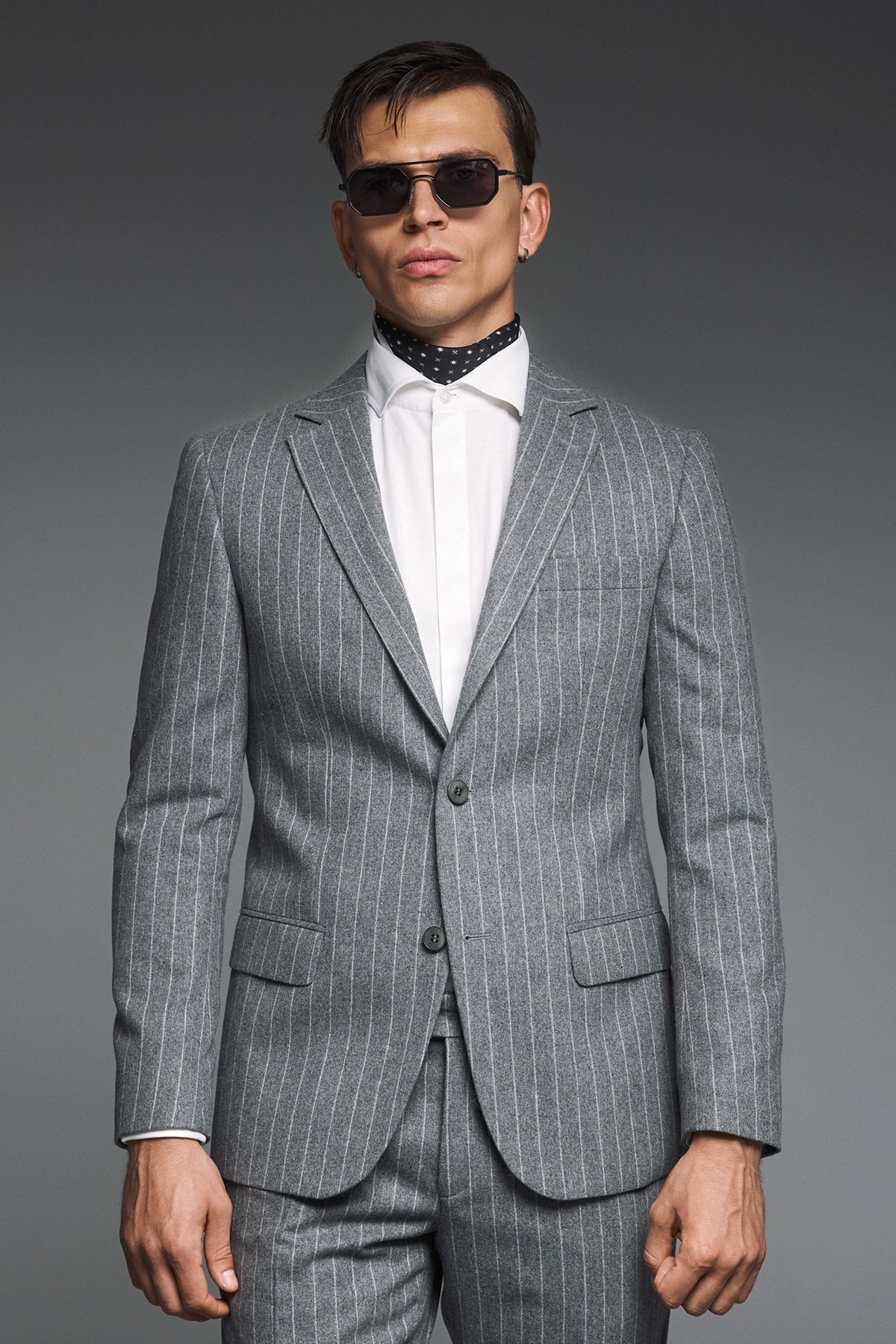 BIZZARO Κοστούμι Ριγέ, Παντελονι με Μεταλλικό Διακοσμητικό στο Ζωνάρι σε Γκρι Χρώμα , Slim Fit