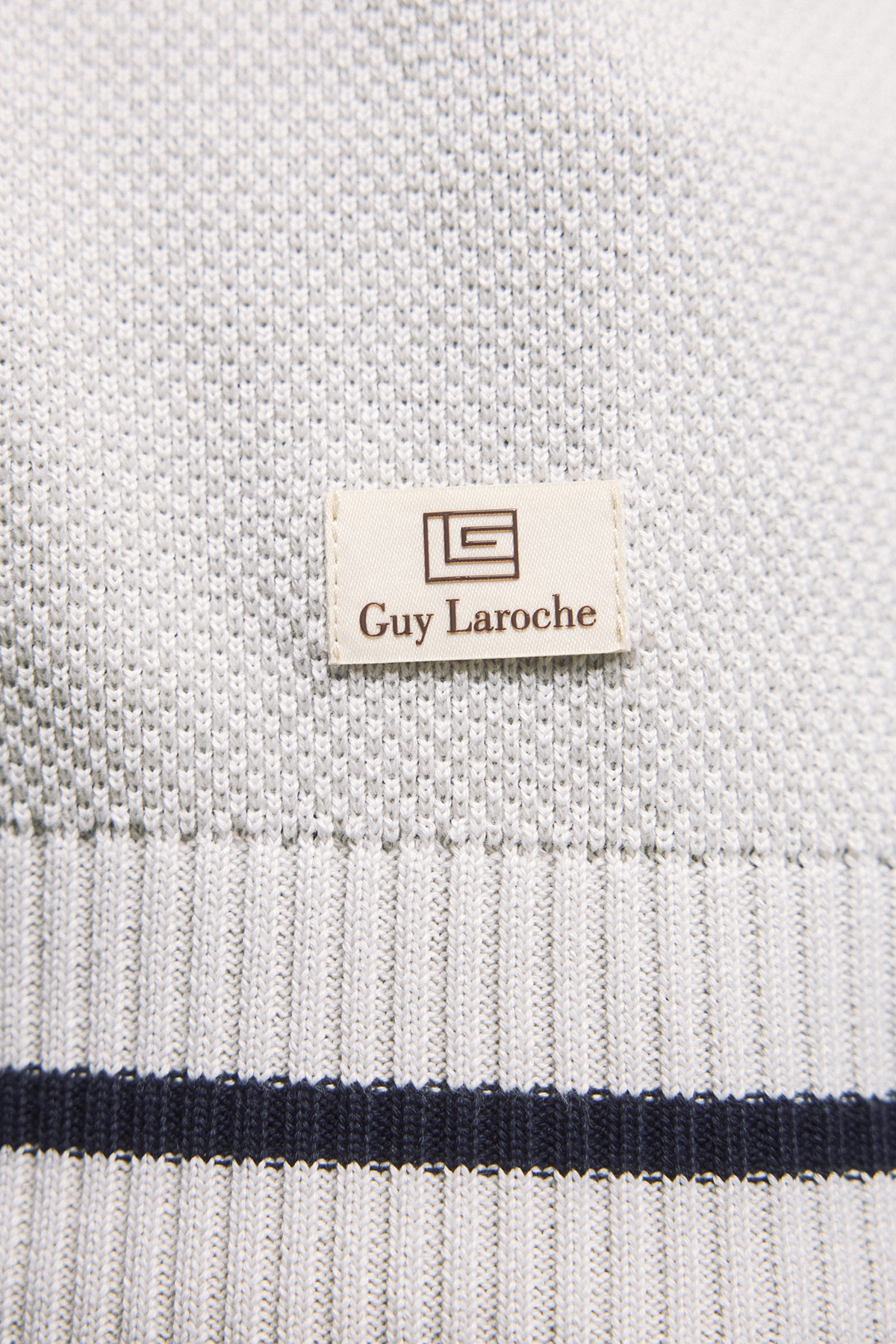 Guy Laroche Μπλούζα Λαιμόκοψη Βαμβακερή σε Χρώμα του Πάγου με Regular Fit - Image 3