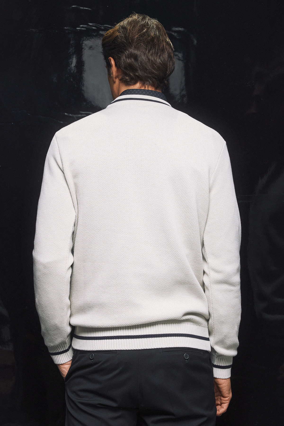 Alternative view of Guy Laroche Μπλούζα Λαιμόκοψη Βαμβακερή  σε  Χρώμα του Πάγου με Regular Fit