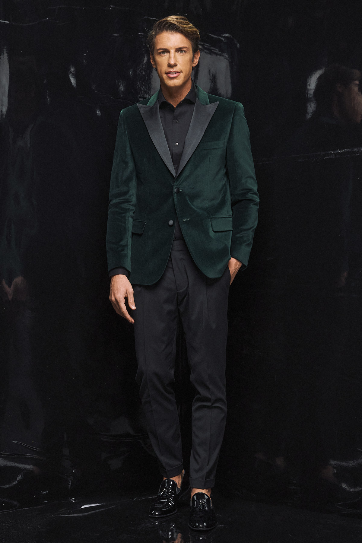 Guy Laroche Βελούδινο Σακάκι 856 σε Smaragdi Χρώμα Με Μυτερό Σατέν Πέτο - Image 4