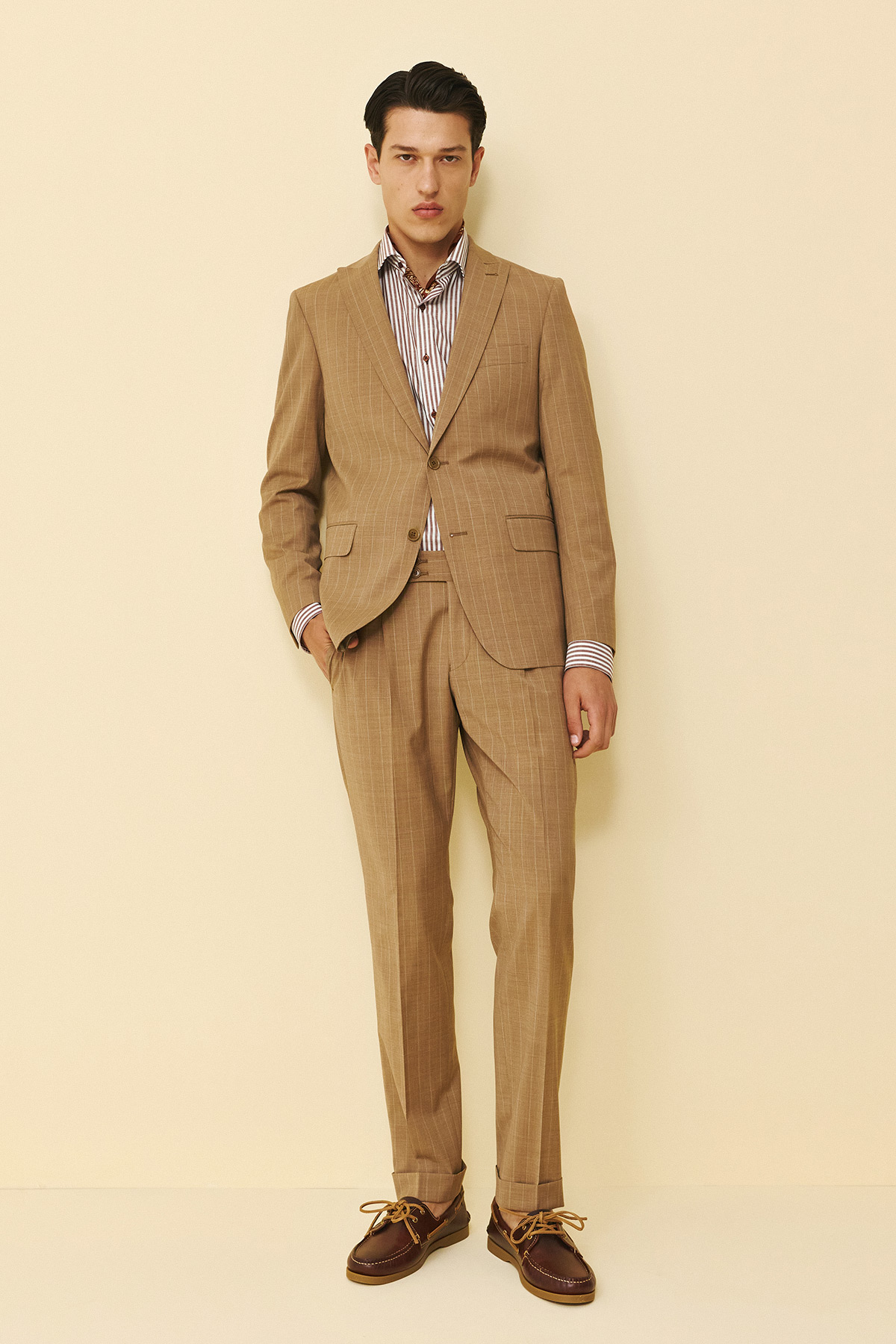 Guy Laroche Κοστούμι Μυτερό Πέτο 856N-098R σε CAMEL Χρώμα και Slim Fit Εφαρμογή